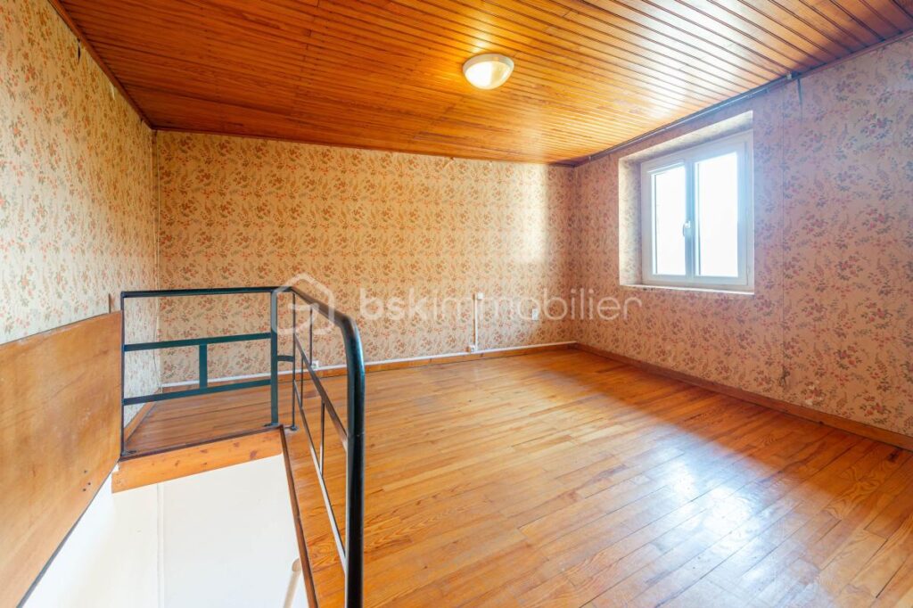 BATISSE DE CARACTERE DE 149 m² sur terrain de 1 850 m² – 5 pièces – 3 chambres – 116 m²