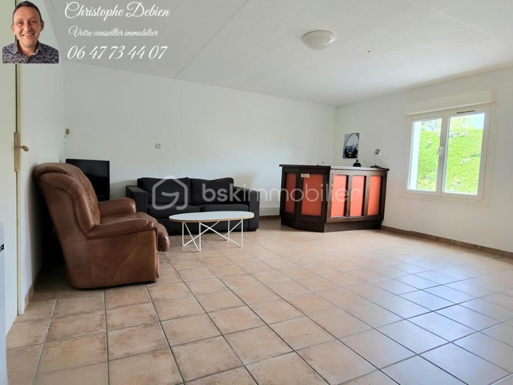 MAISON FAMILIALE DE PLAIN-PIED AVEC SOUS-SOL AMÉNAGÉ, 4 CHAMBRES ET GRAND JARDIN AU CALME – CHAVAGNES-EN-PAILLERS – 7 pièces – 4 chambres – 207 m²