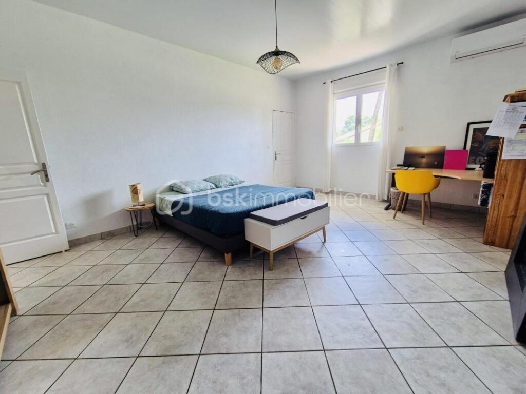 Superbe villa T4 de 200m2 à Matoury – 4 pièces – 3 chambres – 200 m²