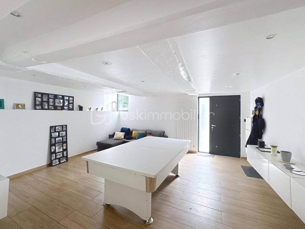 Maison de Campagne avec très jolie vue – 4 pièces – 2 chambres – 104 m²