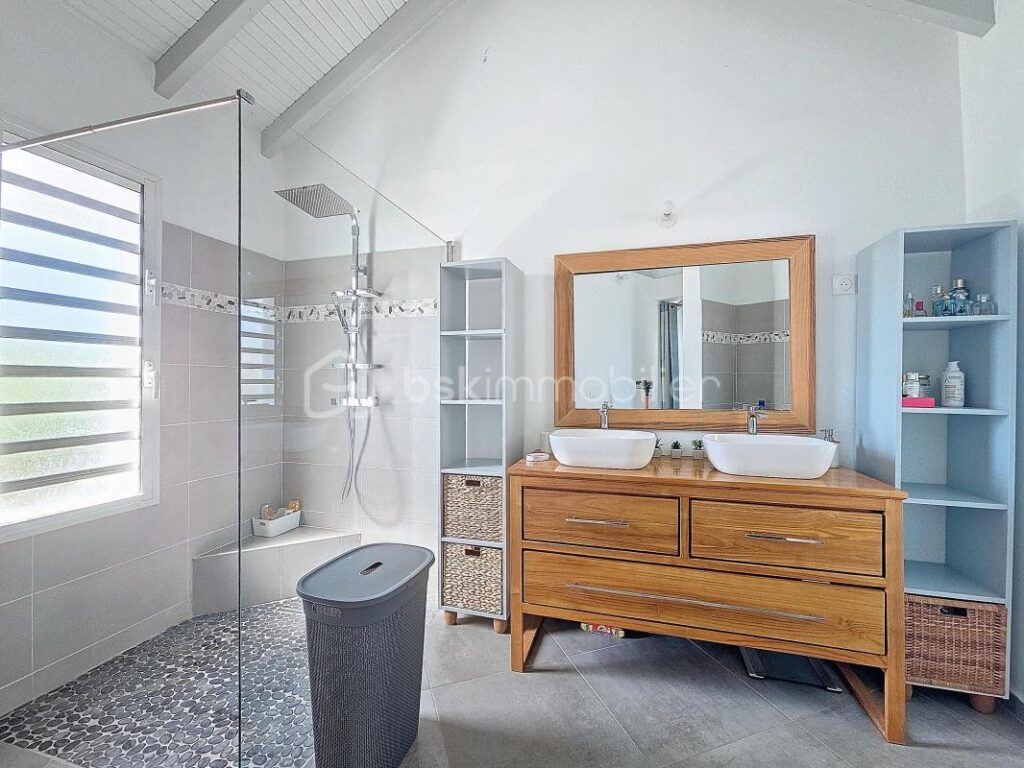 Splendide villa T4 avec piscine – 4 pièces – 3 chambres – 119 m²