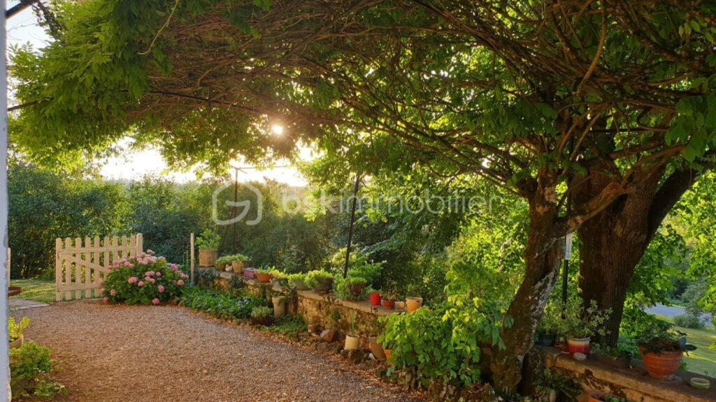 Maison familiale au calme / Grands volumes & superbe potentiel – 6 pièces – 4 chambres – 143 m²