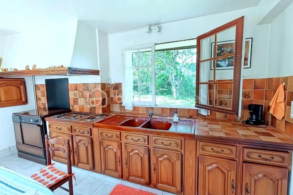 Maison isolée au calme mais proche des commerces entre Pau et Oloron – 4 pièces – 2 chambres – 155 m²