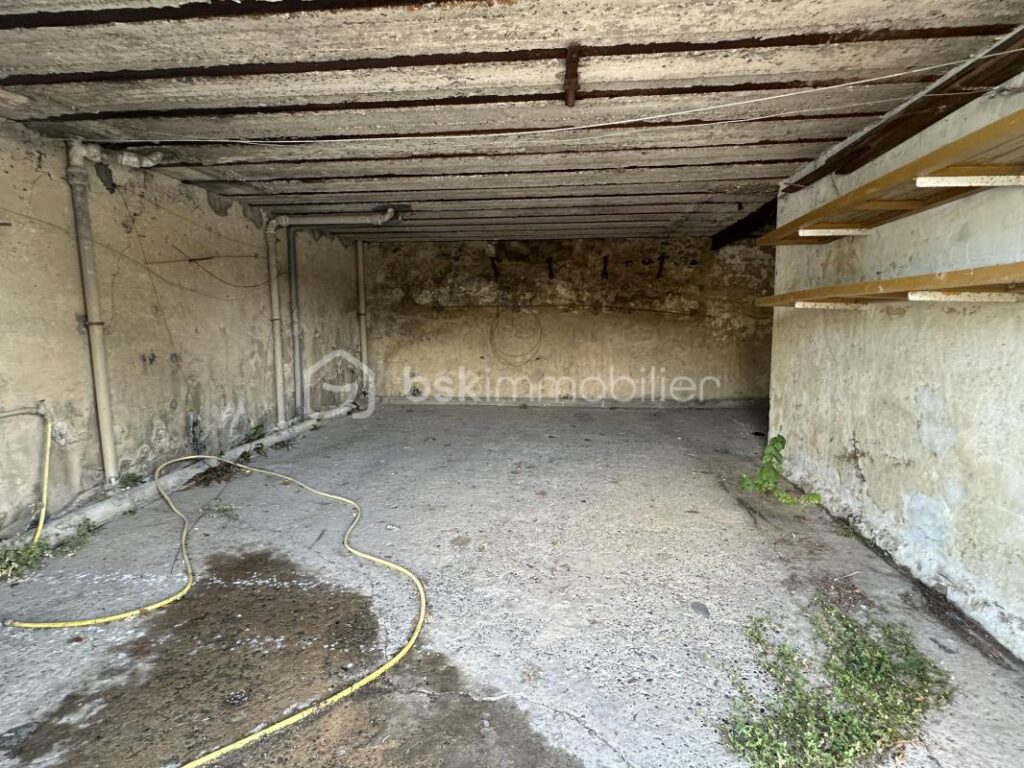 IMMEUBLE – 7 pièces – NR chambres – 280 m²