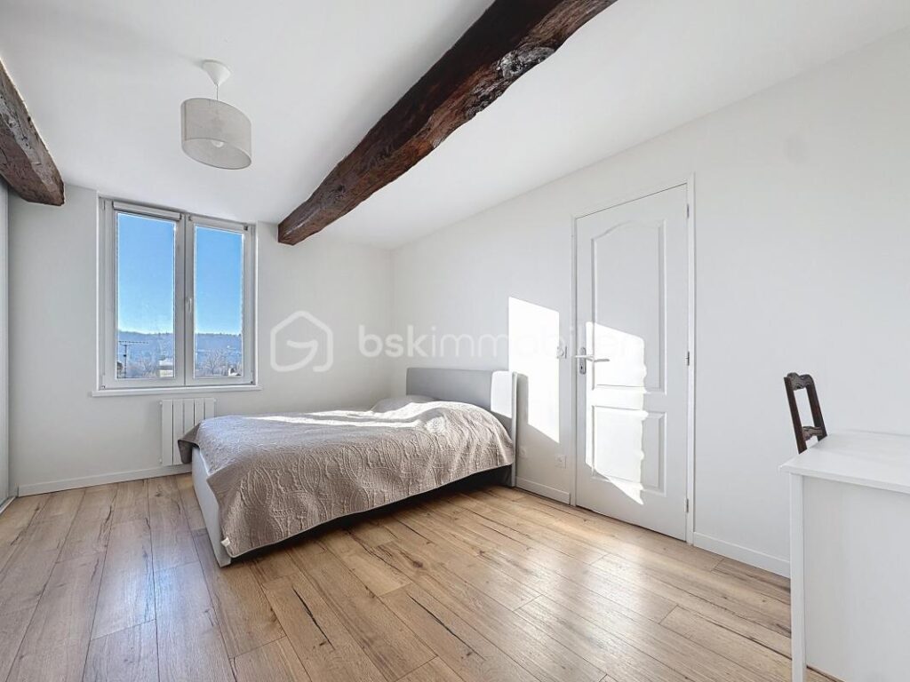 Maison Bourgeoise au coeur d’un bourg – 5 pièces – 4 chambres – 145 m²