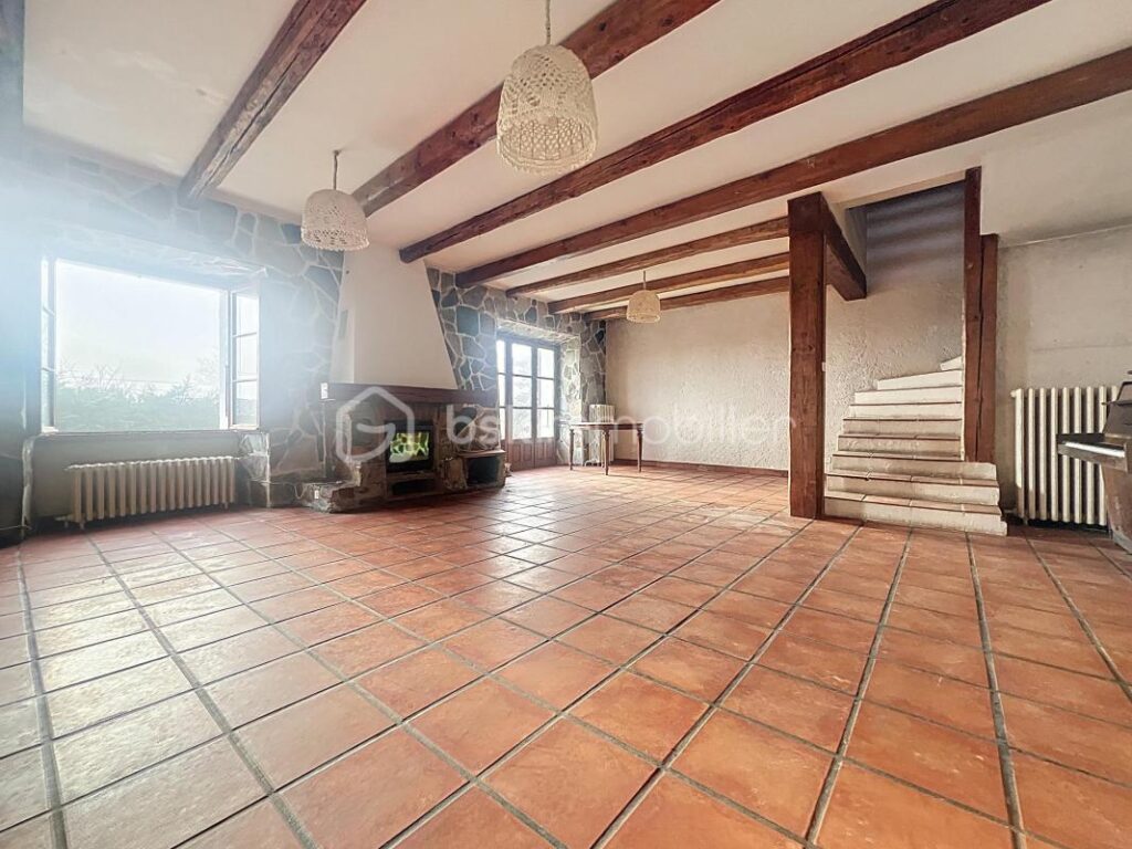 ***MAISON COUP DE COEUR A SAINT ISMIER A LA TOUR D ARCE A RENOVER*** – 4 pièces – 3 chambres – 126 m²