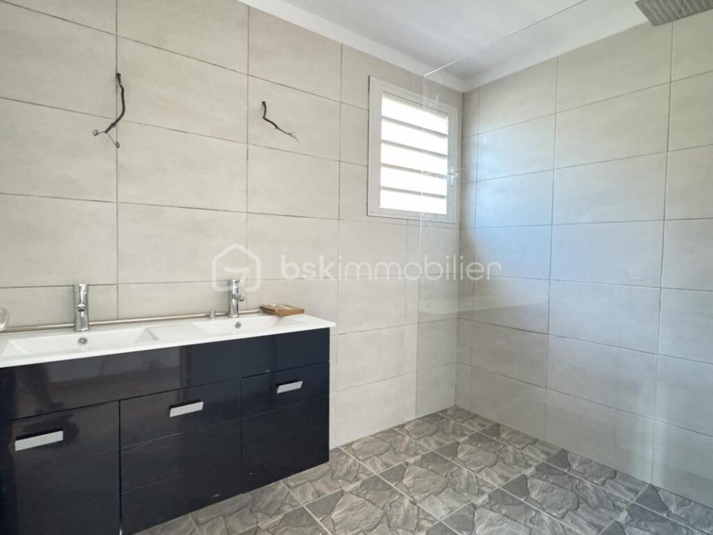 Maison neuve 150 m² – 5 pièces – 3 chambres – 150 m²