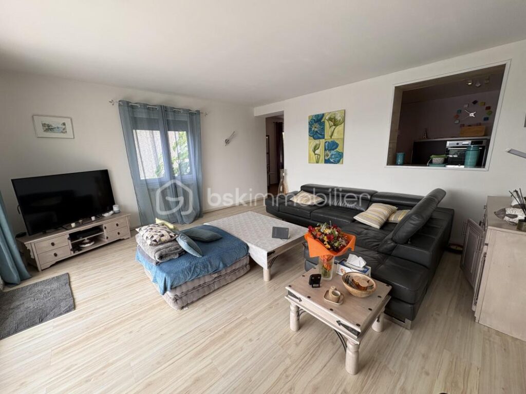 Maison quartier résidentiel 4 chambres, piscine – 5 pièces – 4 chambres – 110 m²