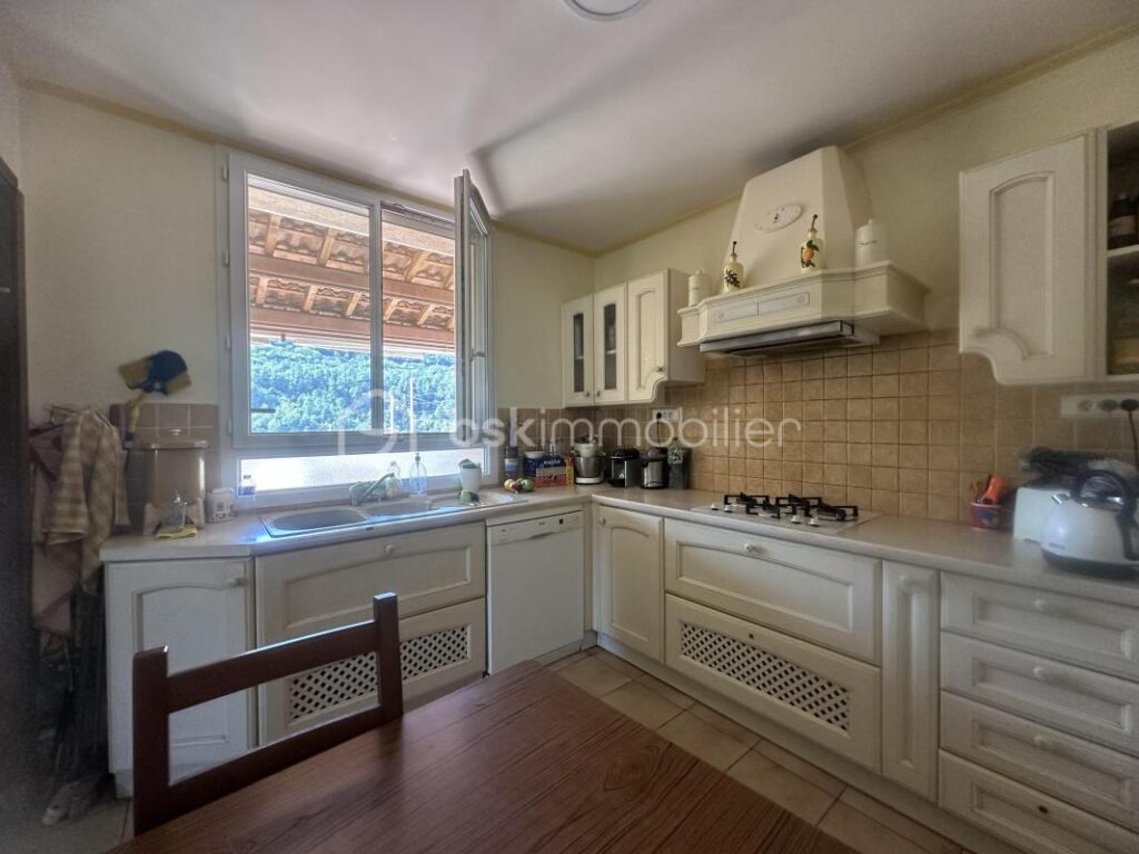 Énorme Potentiel pour cette jolie Villa située à 20 minutes du centre Ville d’Ales – 5 pièces – 4 chambres – 125 m²