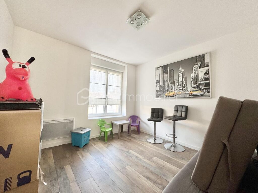 Maison de maître rénovée avec piscine , Jardin et Place de Parking à Saint-Chinian – 6 pièces – 5 chambres – 180 m²