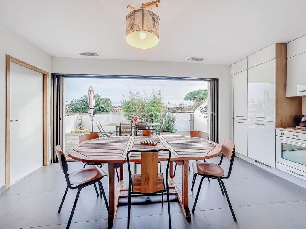 *** MAGNIFIQUE VILLA T5 de 2016 AVEC JARDIN PISCINABLE à PALAVAS *** – 5 pièces – 4 chambres – 100 m²