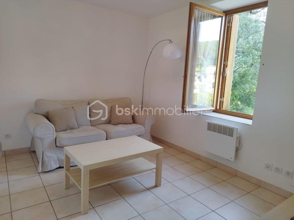 Immeuble de caractère entièrement rénové, idéal pour investissement locatif – 10 pièces – NR chambres – 166 m²