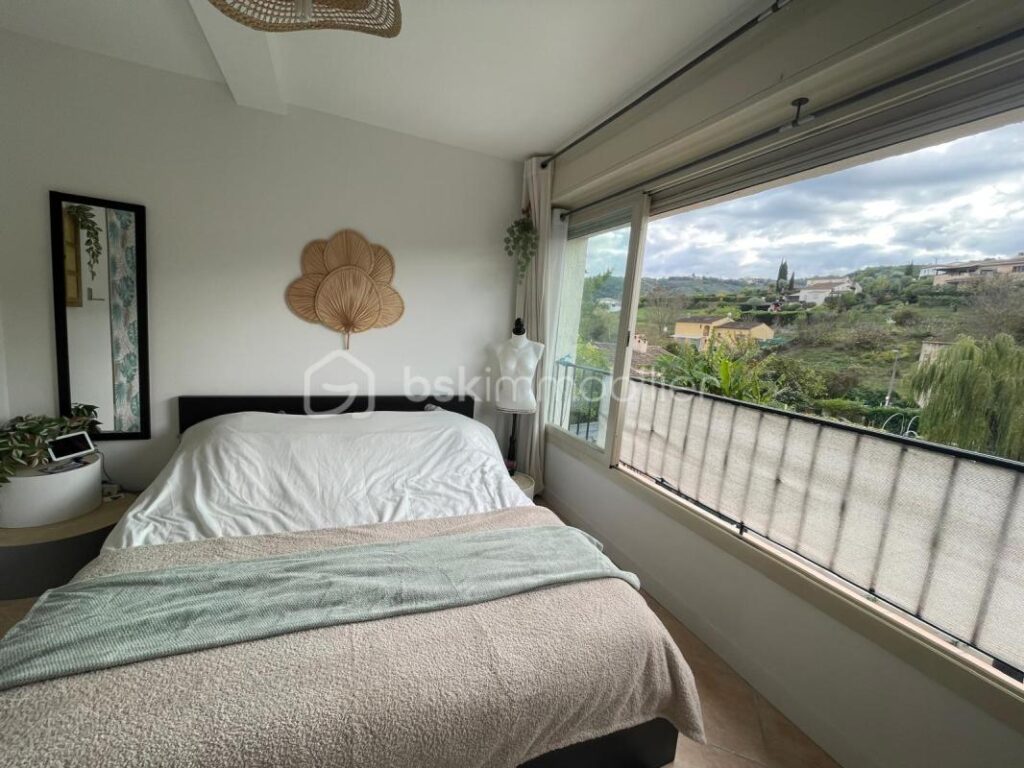 Charmant appartement avec terrasse ensoleillée et cadre de vie privilégié à Auribeau-sur-Siagne – Aucun travaux à prévoir ! – 3 pièces – 2 chambres – 55 m²