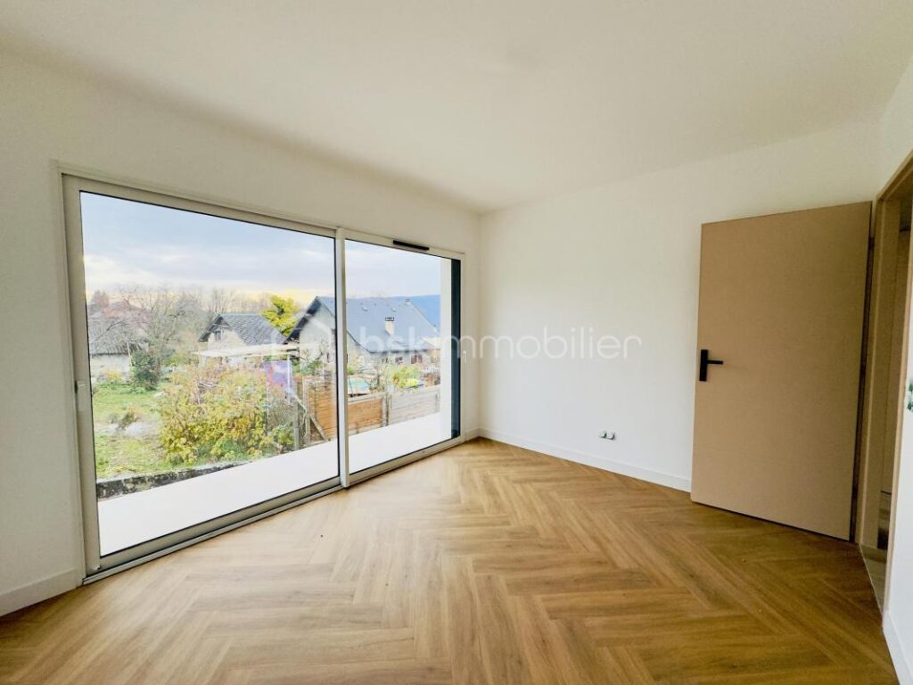 Maison T4 de 2025 RE 2020 – 4 pièces – 3 chambres – 123 m²