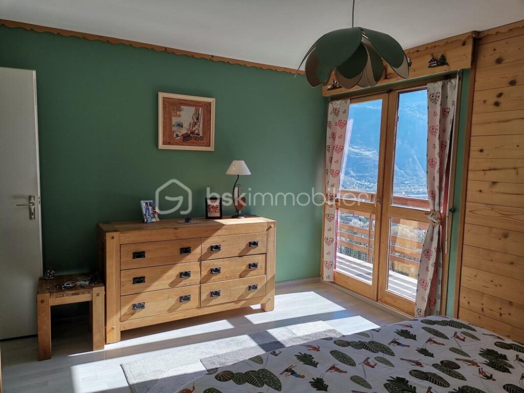 Maison 155m² sur les hauteurs de St Jean de Maurienne – 6 pièces – 5 chambres – 155 m²