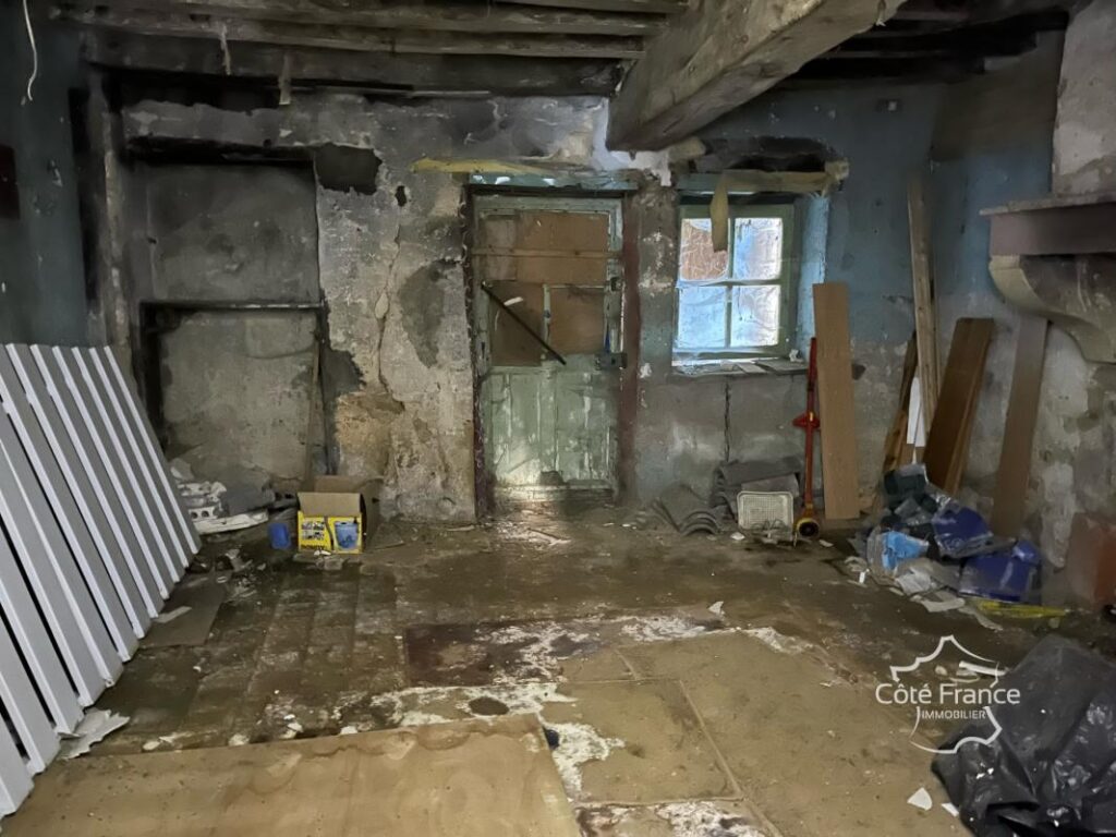 maison de 3 chambres au calme avec dépendances donnant sur l – 5 pièces – 3 chambres – 114 m²