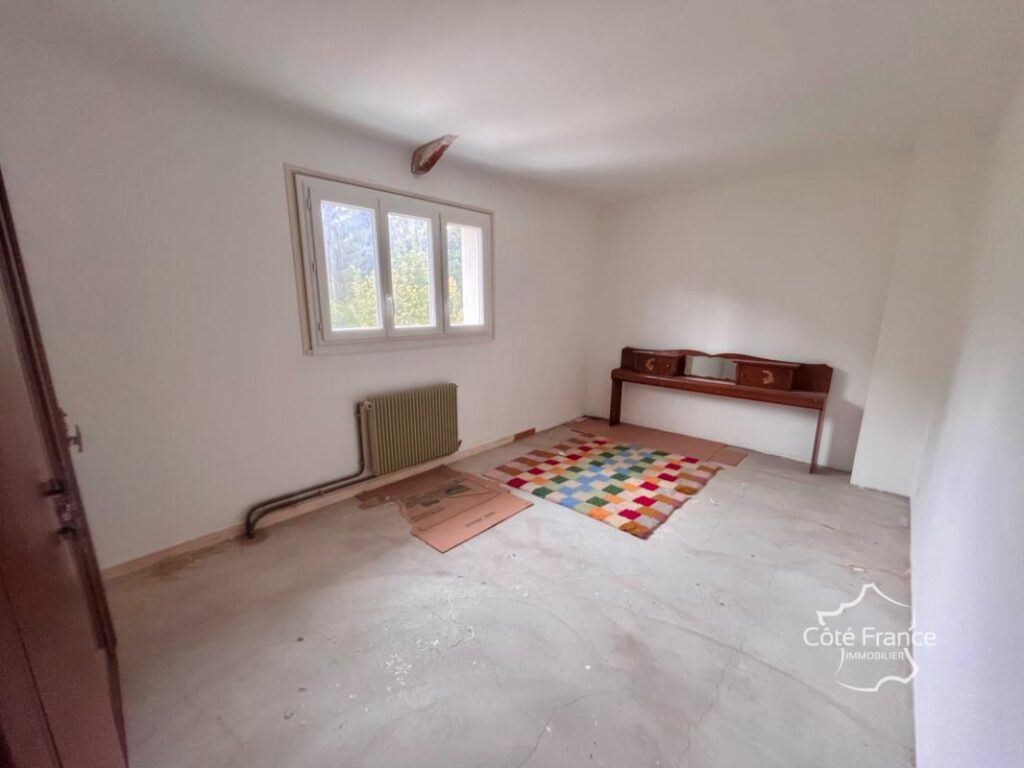 Très belle Maison familiale de 135 m2 avec vaste terrain arb – 6 pièces – 5 chambres – 135 m²