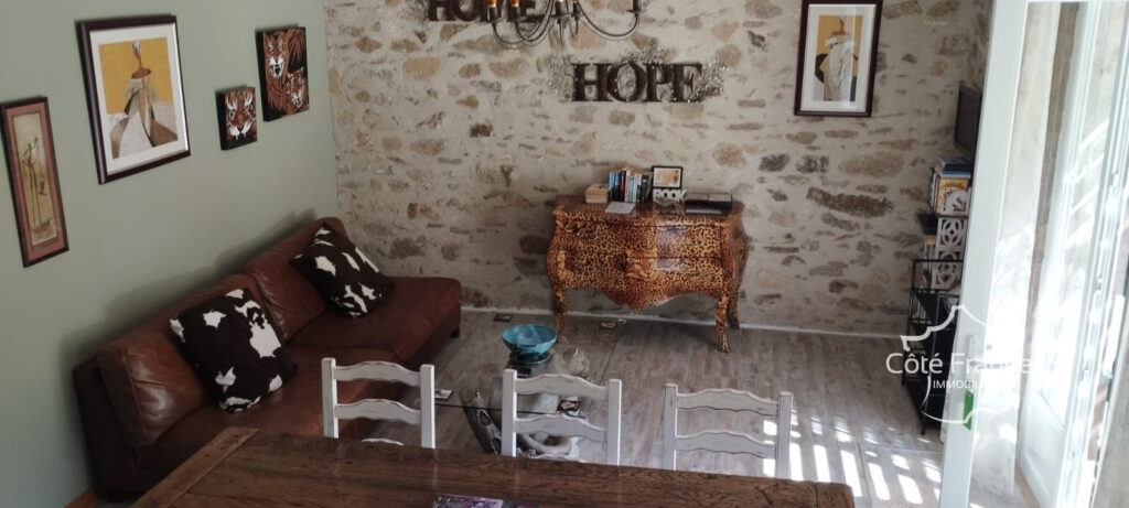 Magnifique propriété avec maison d&rsquo;habitation, gîtes et pisc – 11 pièces – 7 chambres – 265 m²