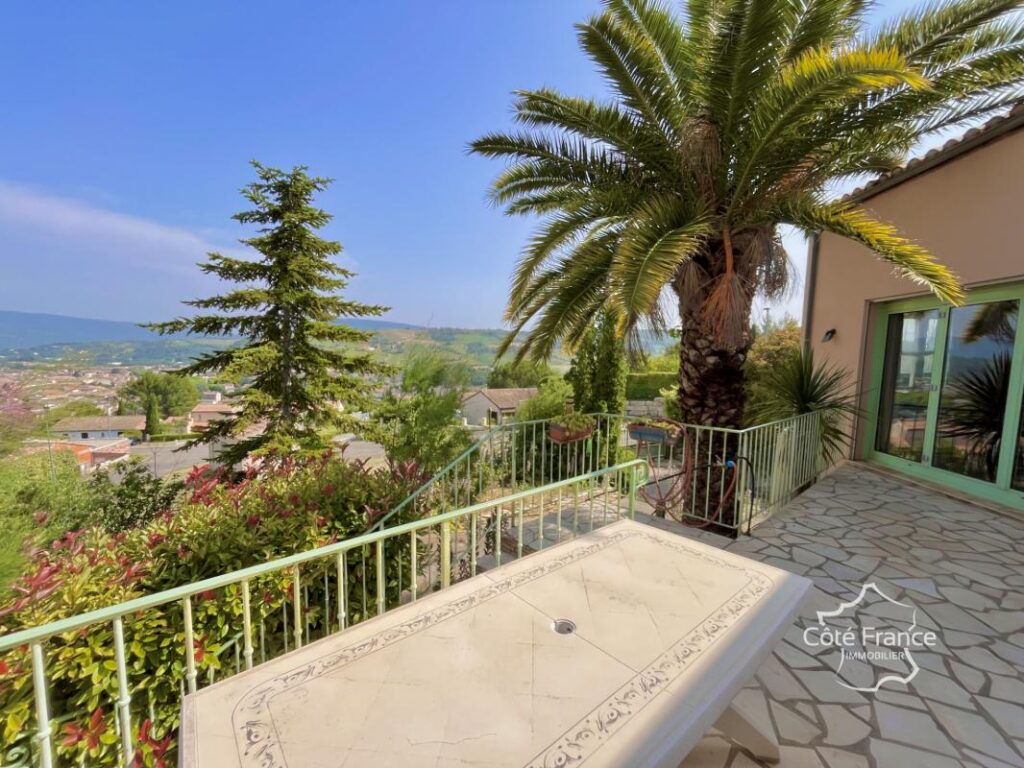 Villa d’exception 5 pièces 145 m2 avec vue panoramique sur – 5 pièces – 4 chambres – 145 m²