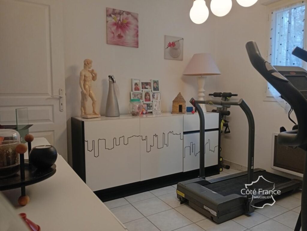 Maison de plain-pied 3 chambres, calme, forêt et commodités – 4 pièces – 3 chambres – 82 m²