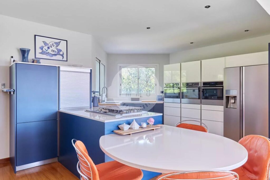 Villa d’exception Domaine privé Lascours – 6 pièces – 4 chambres – 350 m²