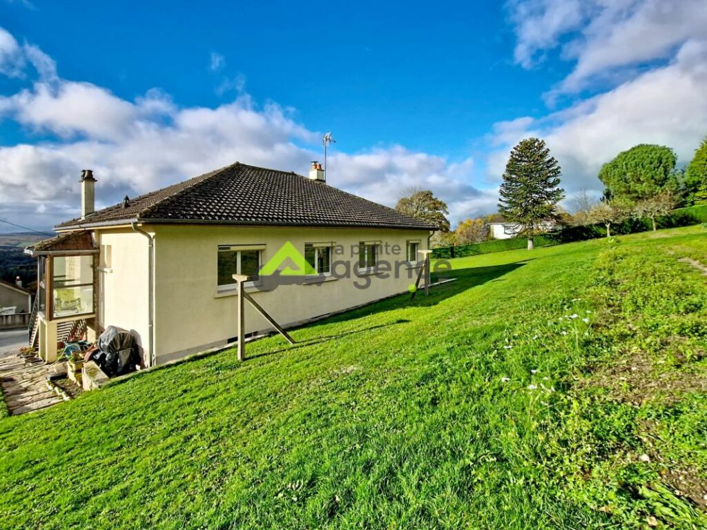 Maison sur sous-sol – BOURGANEUF – 5 pièces – 4 chambres – 125 m²