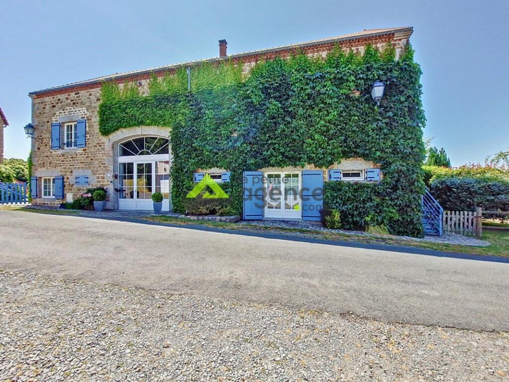 Magnifique Propriété – 270 m2 + Etang – 11 pièces – 8 chambres – 270 m²