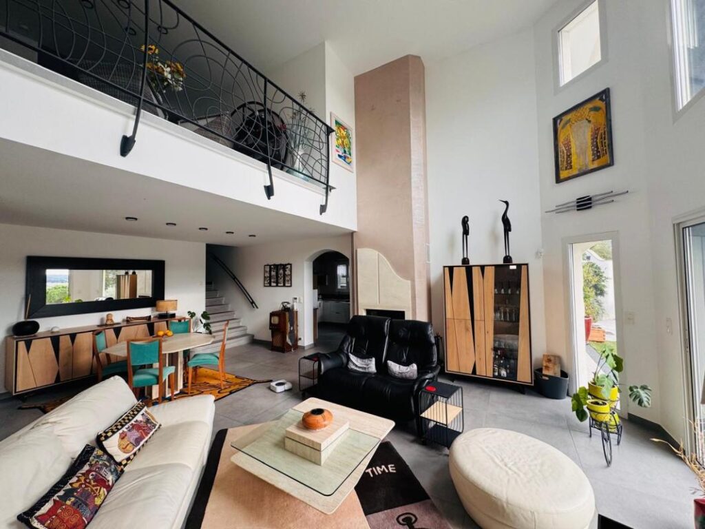 Maison à vendre Rochefort-du-Gard – 6 pièces – 4 chambres – 202 m²