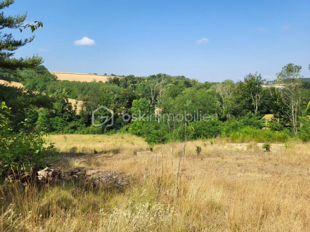 Maison T13 269 m2 – 12 pièces – 6 chambres – 269 m²