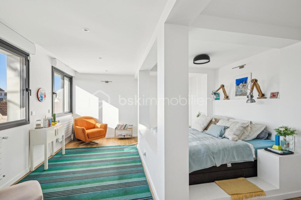 Un espace de vie exceptionnel avec de multiples terrasses ! – 7 pièces – 4 chambres – 234 m²