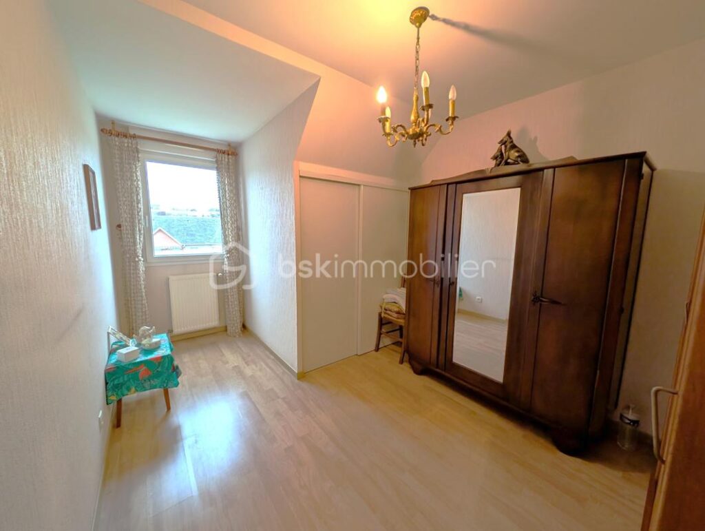 Appartement 2 chambres – 65 m² de lumière, SANS VIS-À-VIS, en hyper-centre, avec STATIONNEMENT et SOLARIUM extérieur – 3 pièces – 2 chambres – 64 m²