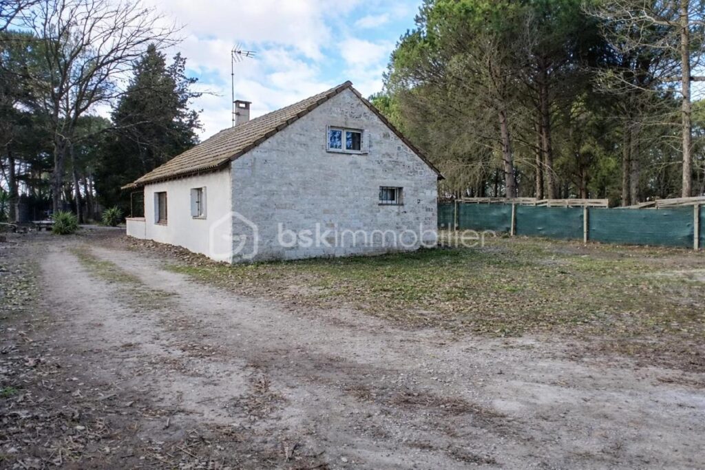 AIGUES MORTES : Maison 4 pièces avec terrasse – Cadre verdoyant et calme absolu – 4 pièces – 2 chambres – 60 m²