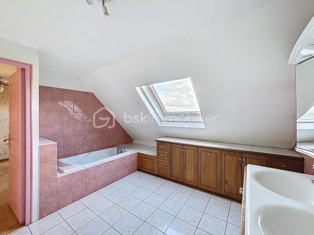 Joli pavillon lumineux – 7 pièces – 5 chambres – 135 m²