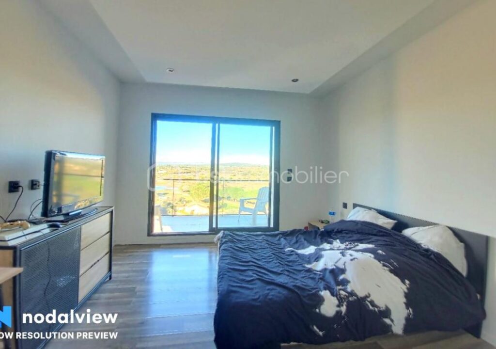 Splendide villa avec une vue imprenable – 10 pièces – 7 chambres – 310 m²