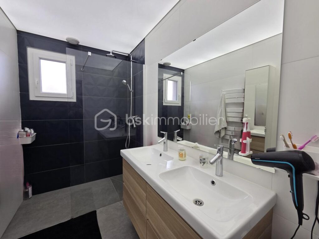 Villa Récente Criel de Moirans 495 000 € – 5 pièces – 4 chambres – 158 m²