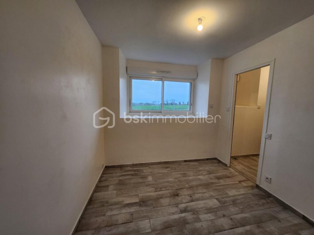 Longère en pierres de 6 pièces de 160 M2 à GRAND-CHAMP – 6 pièces – 4 chambres – 160 m²