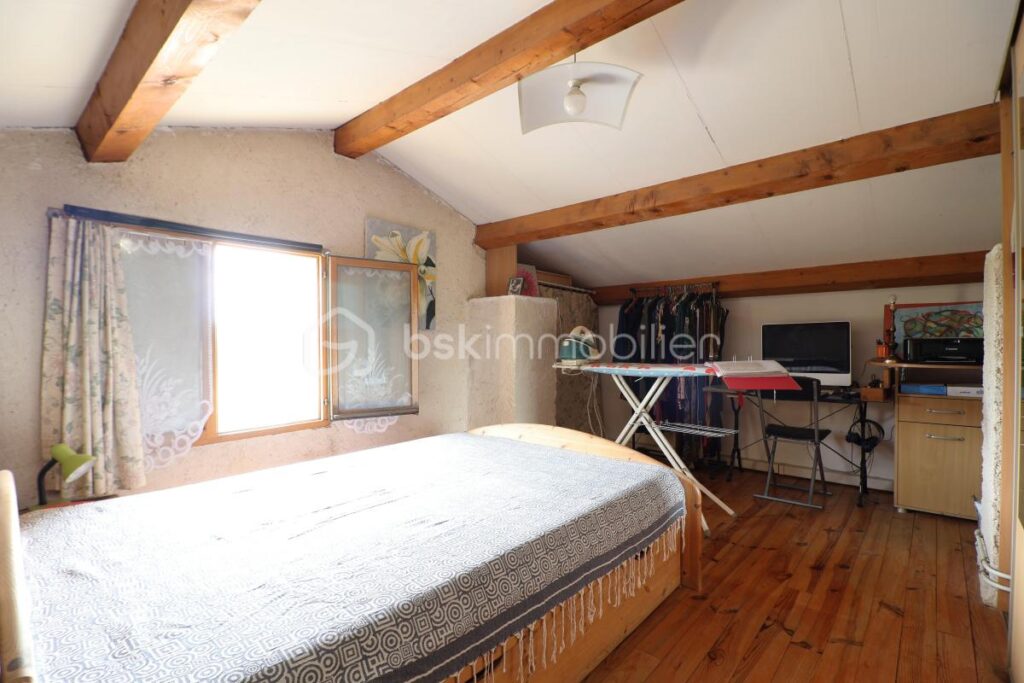 Mas 73 m2 sur une parcelle de 12400 m² – 3 pièces – 2 chambres – 73 m²