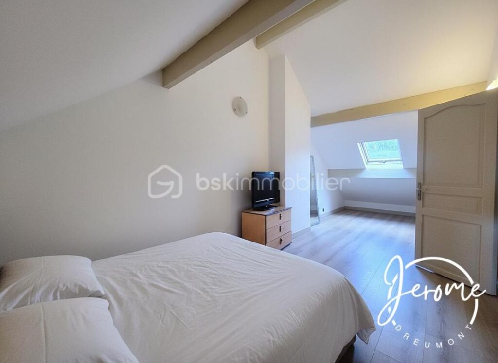 Maison familiale rénovée 7 P/ 148 m² / Montgeron secteur résidentiel – 7 pièces – 4 chambres – 148 m²