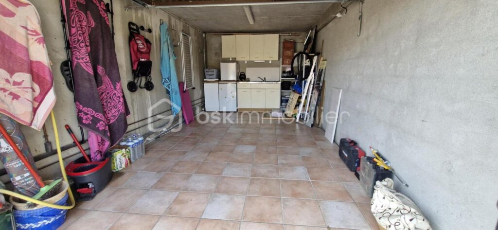Ensemble Garage et Appartement T2 rénové à 400 m de la mer – 2 pièces – 1 chambre – 29 m²