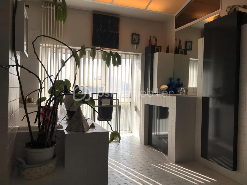 L’écrin panoramique d’une collection d’œuvres d’art – 12 pièces – 6 chambres – 308 m²