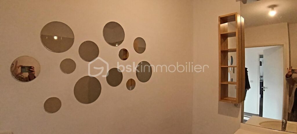 Beau 3 pièces dans immeuble récent avec 2 parkings – 3 pièces – 2 chambres – 56 m²