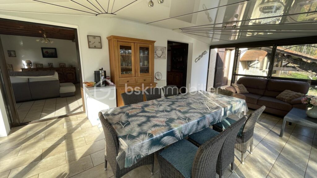 Propriété sans voisin proche, au calme absolu – 6 pièces – 4 chambres – 151 m²