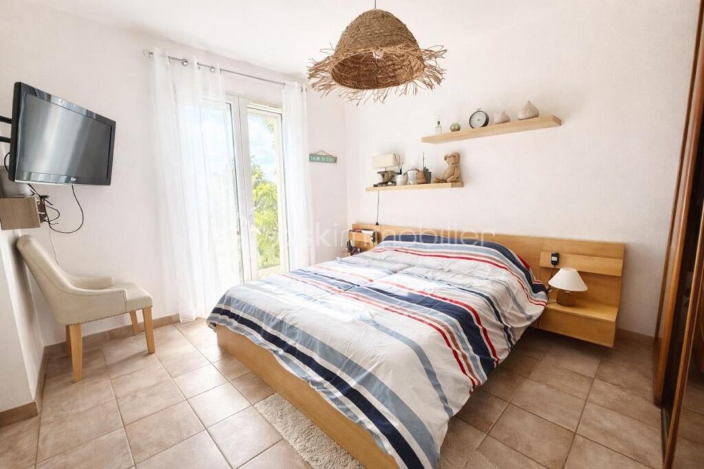 LAURAGUEL – MAISON – JARDIN – PISCNE – GARAGE – 6 pièces – 4 chambres – 136 m²