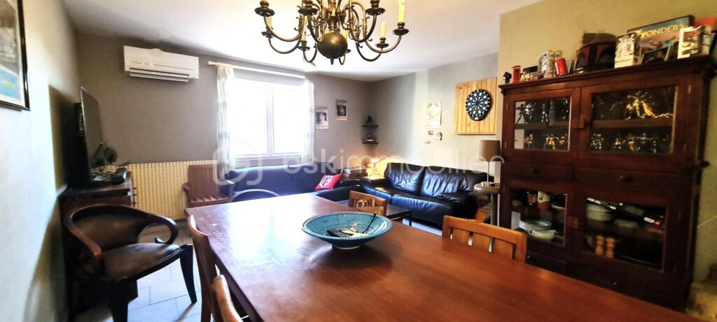 *** Maison de village de 146m²- Cour- Loggia- T2 en RDC- Vue- La Palme *** – 6 pièces – 3 chambres – 146 m²