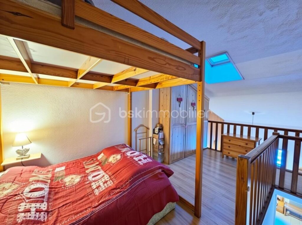 Dernier étage avec ascenseur – Appartement duplex cœur de station – 4 pièces – 2 chambres – 46 m²