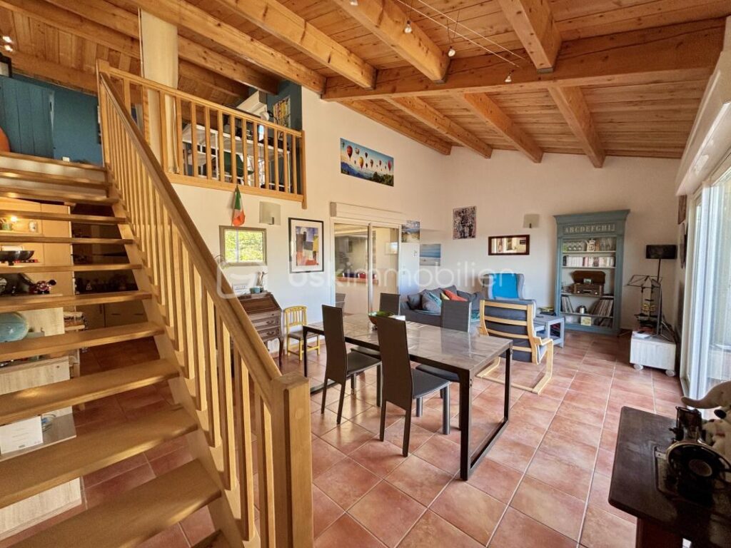 Villa en copropriété avec vue dominante sur Clermont l’Hérault – 4 pièces – 2 chambres – 110 m²