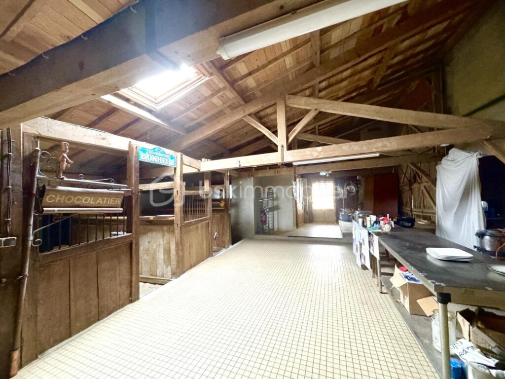 Au cœur du Gers – Maison de caractère en pierre avec chambres d’hôtes et dépendances – 9 pièces – 5 chambres – 202 m²