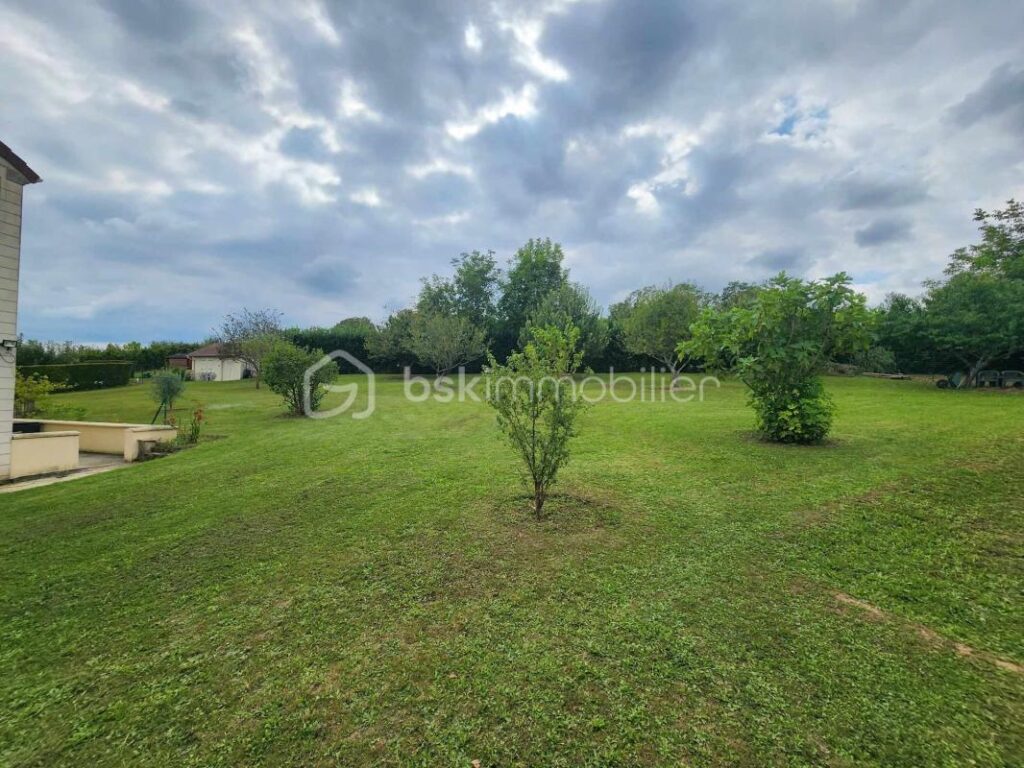 Charmante maison familiale avec sous-sol totale – 7 pièces – 5 chambres – 173 m²