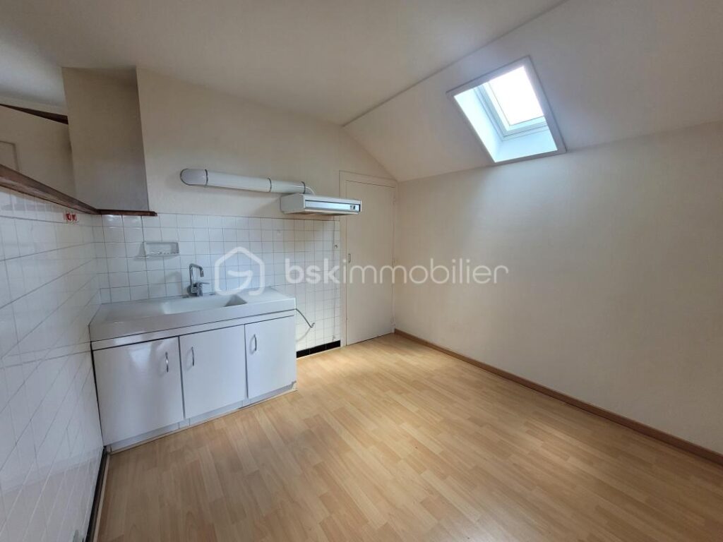 Coublevie Maison Individuelle avec 2300m² de terrain 420 000 € – 6 pièces – 4 chambres – 230 m²