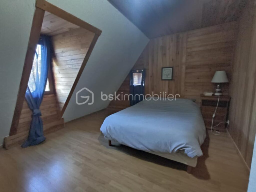 Ancienne et Magnifique Bâtisse en Pierres de 132 m2, située à Doissat 24170 – 6 pièces – 4 chambres – 132 m²